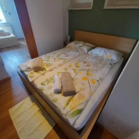 Apartma Arnej 코바리드